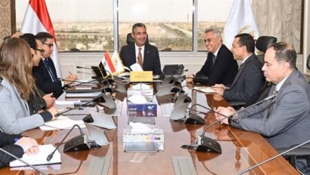 وزير التموين يتابع تنفيذ مشروع توطين صناعة صوامع تخزين الحبوب في مصر