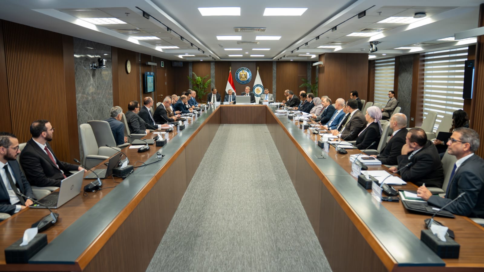 وزير البترول يعتمد الموازنة الاستثمارية الجديدة لـ«جنوب الوادي القابضة للبترول»