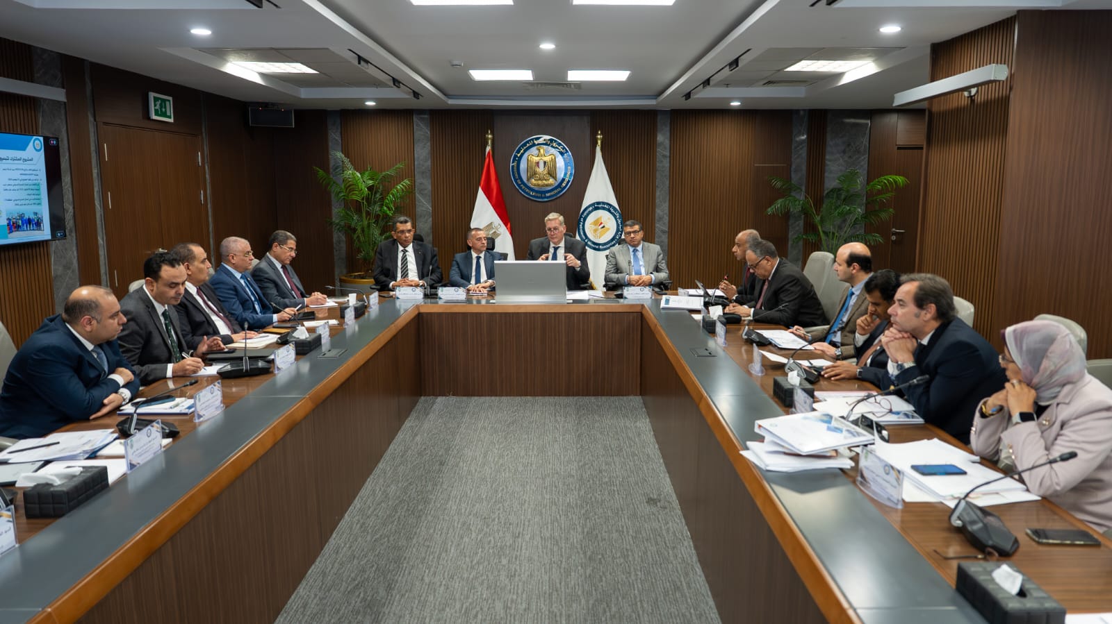وزير البترول يعتمد الموازنة الاستثمارية الجديدة لـ«جنوب الوادي القابضة للبترول»