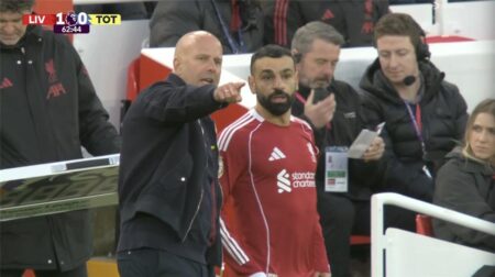 فيديو | سلوت ينفعل بسبب محمد صلاح في مباراة ليفربول وتوتنهام