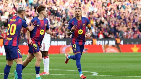 ترتيب هدافي الدوري الإسباني بعد هاتريك رافينها في مباراة برشلونة وإشبيلية
