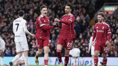 كريج بيرلي: لاعب ليفربول يستحق اللعب في الدرجة الثانية.. يجب رحيله!
