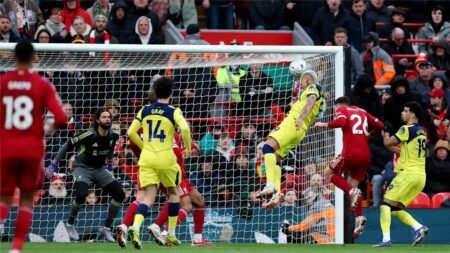 فيديو | بمشاركة محمد صلاح.. توتنهام يفرض تعادلًا قاتلًا على ليفربول في الدوري الإنجليزي