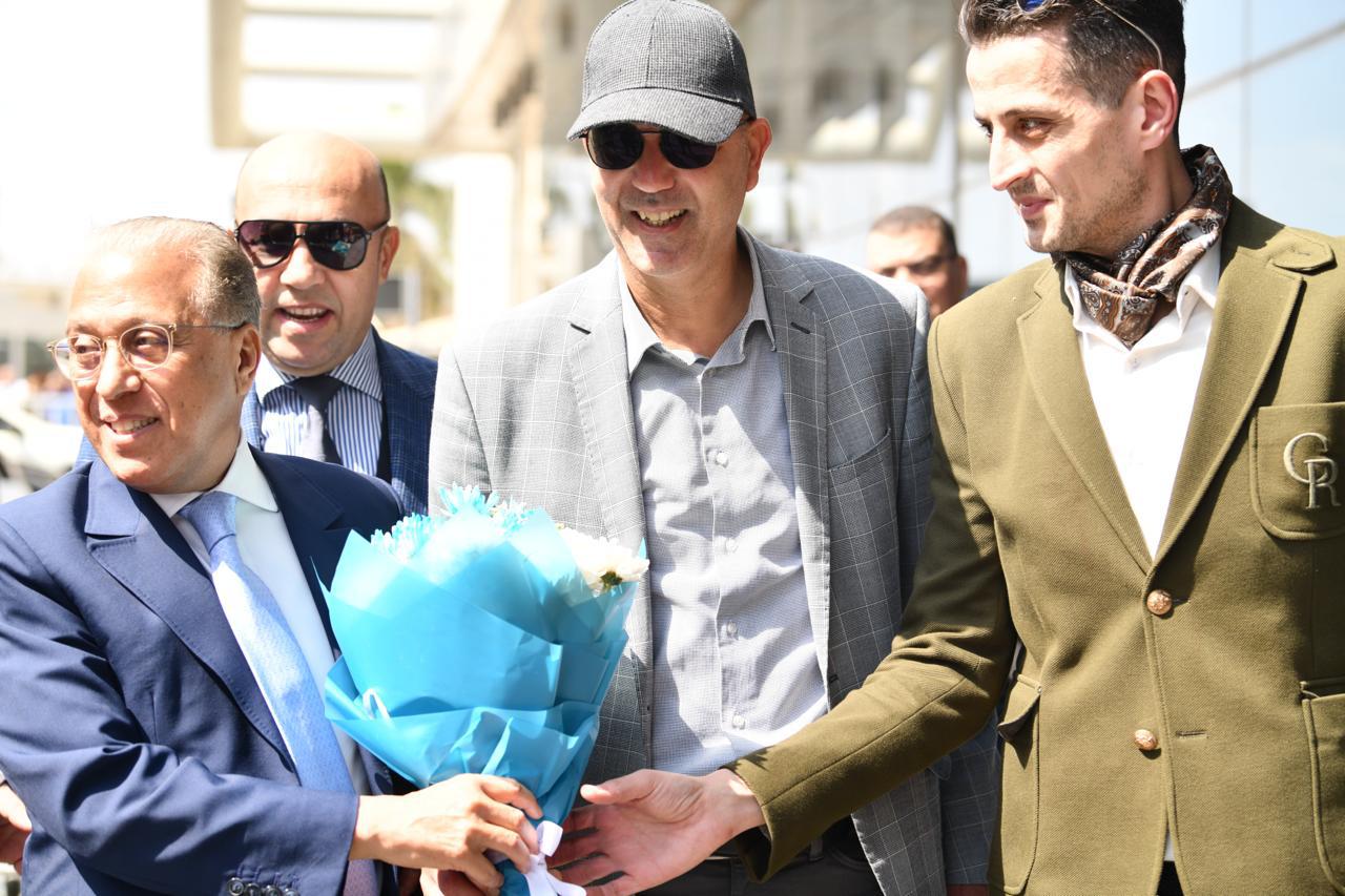 بيراميدز يستقبل بعثة الجيش الملكي بالورود