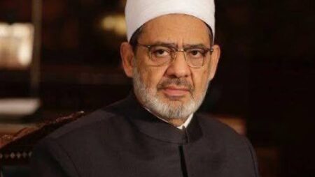 شيخ الأزهر يهنئ الرئيس السيسي والشعب المصري والأمة الإسلامية والعربية بعيد الفطر المبارك
