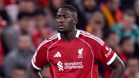 الدوري الإنجليزي يؤازر ليفربول بسبب كوناتي