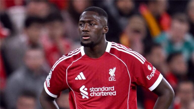 الدوري الإنجليزي يؤازر ليفربول بسبب كوناتي الدوري الإنجليزي يؤازر ليفربول بسبب كوناتي