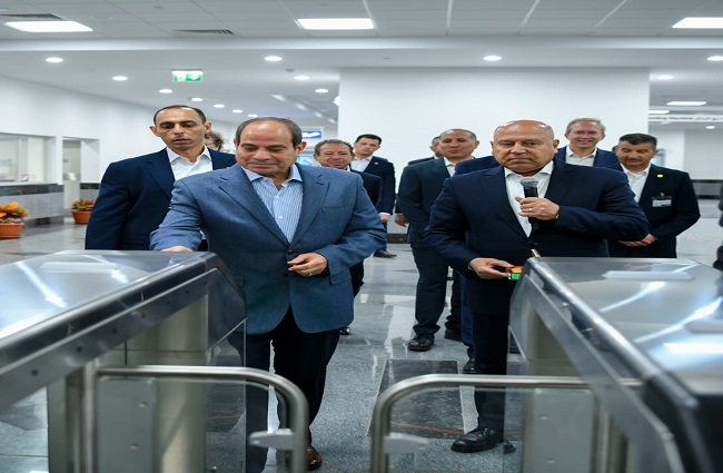 نشاط الرئيس السيسي في أول أيام العيد (فيديو)