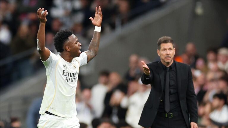 بطريقة جديدة.. فينيسيوس يستفز سيميوني خلال مباراة ريال مدريد وأتلتيكو مدريد بطريقة جديدة.. فينيسيوس يستفز سيميوني خلال مباراة ريال مدريد وأتلتيكو مدريد