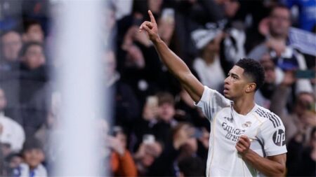 بيلينجهام يشيد بثنائي ريال مدريد: ما يفعلانه مذهلًا.. وأجواء الديربي كانت رائعة
