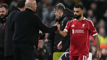 صورة.. محمد صلاح يطمئن جماهير ليفربول بشأن تطورات إصابته