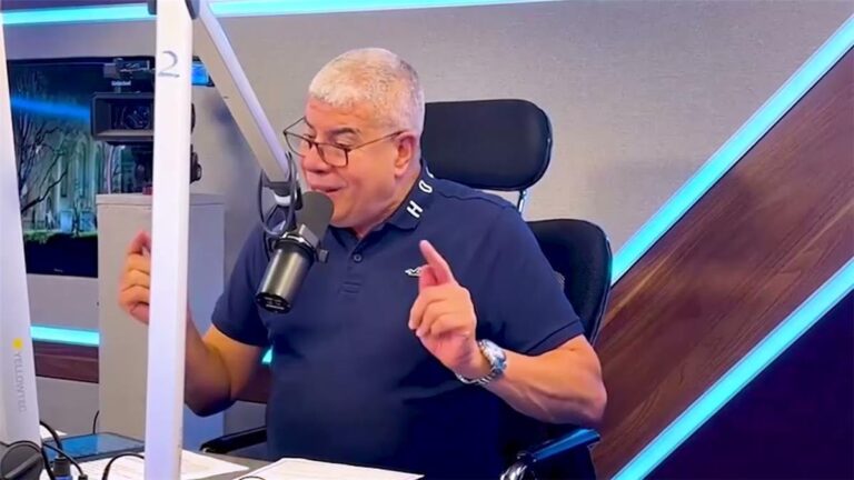 شوبير يفتح النار على إدارة الأهلي: مبيعرفوش يكتبوا عقود.. ولماذا لم يفعلوا مثل الزمالك؟ شوبير يفتح النار على إدارة الأهلي: مبيعرفوش يكتبوا عقود.. ولماذا لم يفعلوا مثل الزمالك؟