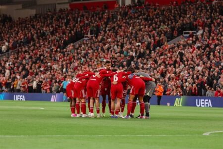 سبب تأجيل انطلاق مباراة ليفربول وبرايتون في الدوري الإنجليزي