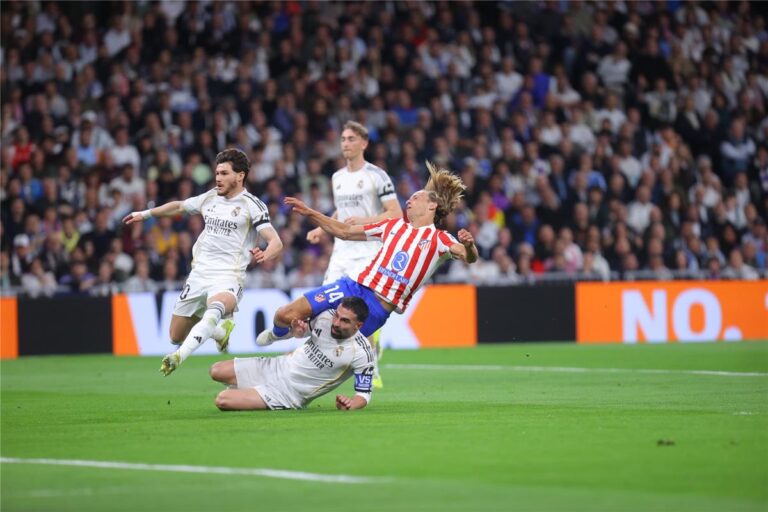 أتلتيكو مدريد يسخر من التحكيم الإسباني بسبب مباراة ريال مدريد أتلتيكو مدريد يسخر من التحكيم الإسباني بسبب مباراة ريال مدريد
