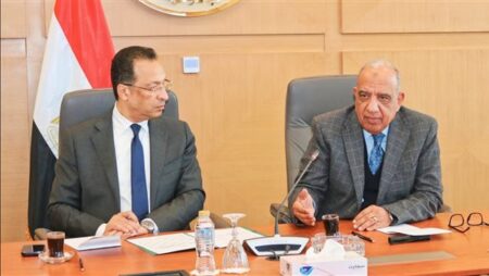 الحكومة تبحث جذب استثمارات مراكز البيانات وتعزيز البنية الرقمية في مصر