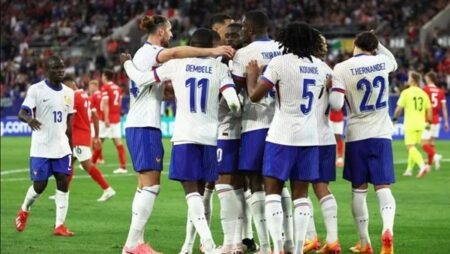 تشكيل فرنسا أمام البرازيل.. ديشامب يدفع بالقوة الضاربة في القمة الودية