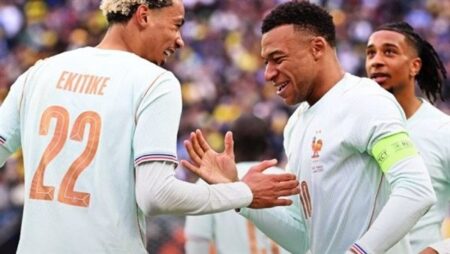 رغم النقص العددى.. فرنسا تهزم البرازيل بهدفين لهدف فى القمة الودية