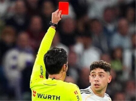 بعد طرده أمام أتلتيكو مدريد.. حسم موقف فالفيردي من مباراة ريال مايوركا