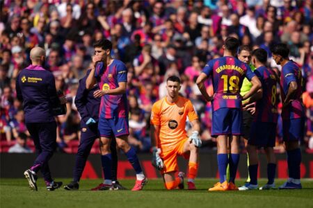 وكيل بديل ألفاريز يعترف بمفاوضات برشلونة لتعزيز هجومه الموسم المقبل