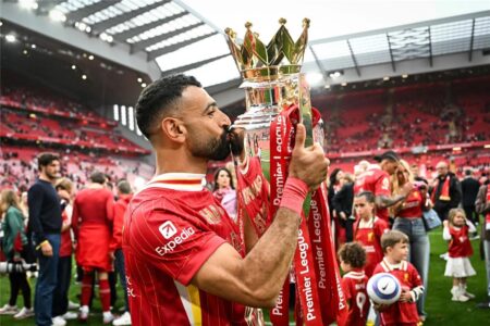 محمد صلاح يتلقى صدمة قوية بعد إعلان رحيله عن ليفربول محمد صلاح يتلقى صدمة قوية بعد إعلان رحيله عن ليفربول