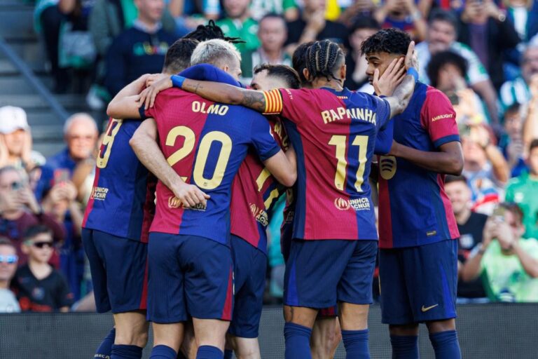 نجم برشلونة يحسم موقفه بشأن الانتقال إلى الدوري الإنجليزي نجم برشلونة يحسم موقفه بشأن الانتقال إلى الدوري الإنجليزي