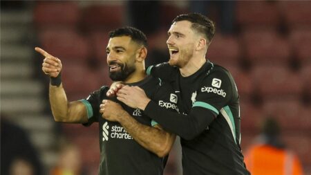 ليس محمد صلاح.. روبرتسون يختار أفضل لاعب في تاريخ ليفربول