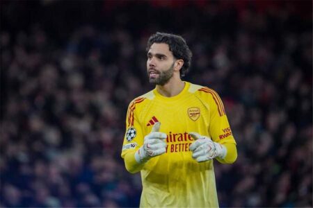 رايا يشيد بزميله في منتخب إسبانيا: برشلونة ينافس هذا الموسم بفضله