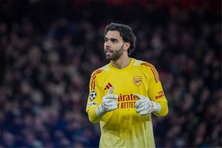 رايا يشيد بزميله في منتخب إسبانيا: برشلونة ينافس هذا الموسم بفضله