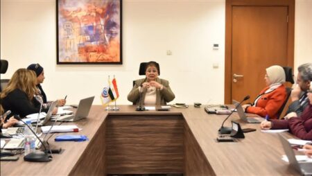 «الصحة» تبحث توسيع مبادرة الألف يوم الذهبية وتعزيز خدمات صحة الأم والطفل