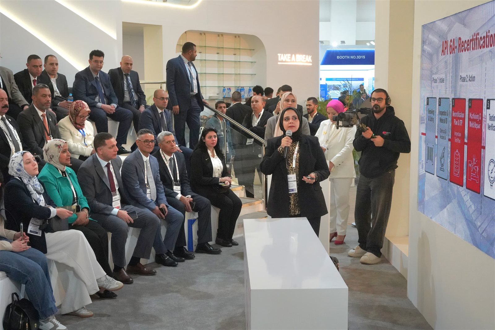 «البترول» تستعرض قصص نجاح خفض التكلفة والتكامل الإنتاجي بجناح إيجبس 2026 لجذب الاستثمارات وزيادة الإنتاج