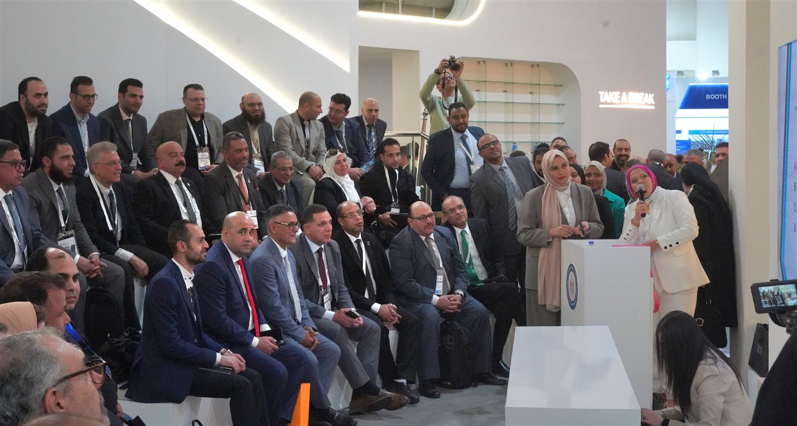 «البترول» تستعرض قصص نجاح خفض التكلفة والتكامل الإنتاجي بجناح إيجبس 2026 لجذب الاستثمارات وزيادة الإنتاج