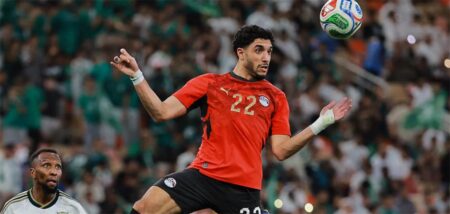 آس: عملاق أوروبي يراقب عمر مرموش خلال مباراة مصر وإسبانيا