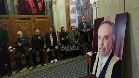 أشرف زكي وأحمد بدير.. نجوم الفن يشاركون في عزاء ياسر صادق