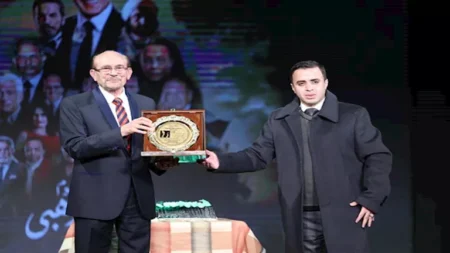 بالصور.. محمد صبحي يكرم نجوم الزمن الجميل: "الساحة الفنية تعاني من تراجع في المعنى والهوية" بالصور.. محمد صبحي يكرم نجوم الزمن الجميل: "الساحة الفنية تعاني من تراجع في المعنى والهوية"