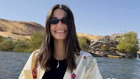 تارا عماد تستمتع برحلتها في جولة نيليلة بأسوان (صور)
