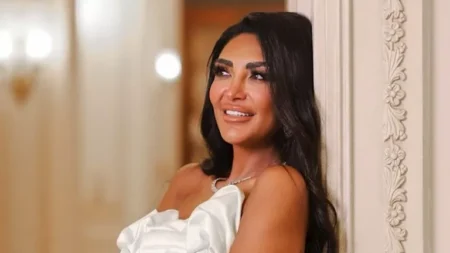 "إيه الوحاشة دي".. سالي عبدالسلام ترد على متابعة بعد ولادة طفلها الأول هارون