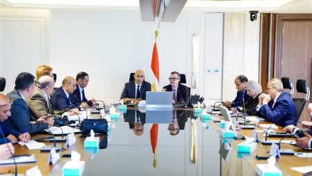وزيرا التخطيط والتعليم يناقشان الخطة الاستثمارية لتعزيز جهود تطوير منظومة التعليم وزيرا التخطيط والتعليم يناقشان الخطة الاستثمارية لتعزيز جهود تطوير منظومة التعليم