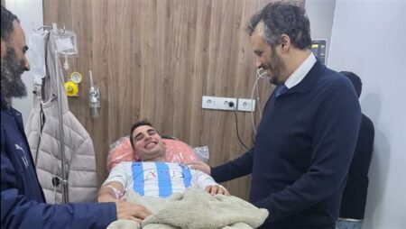 ممدوح عيد يزور لاعب بيراميدز المصاب في المستشفى