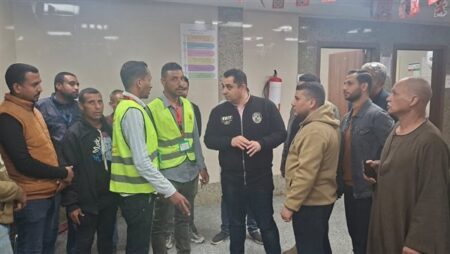 وكيل«صحة قنا» يتفقد مستشفى فرشوط المركزي لمتابعة الخدمات الطبية|صور