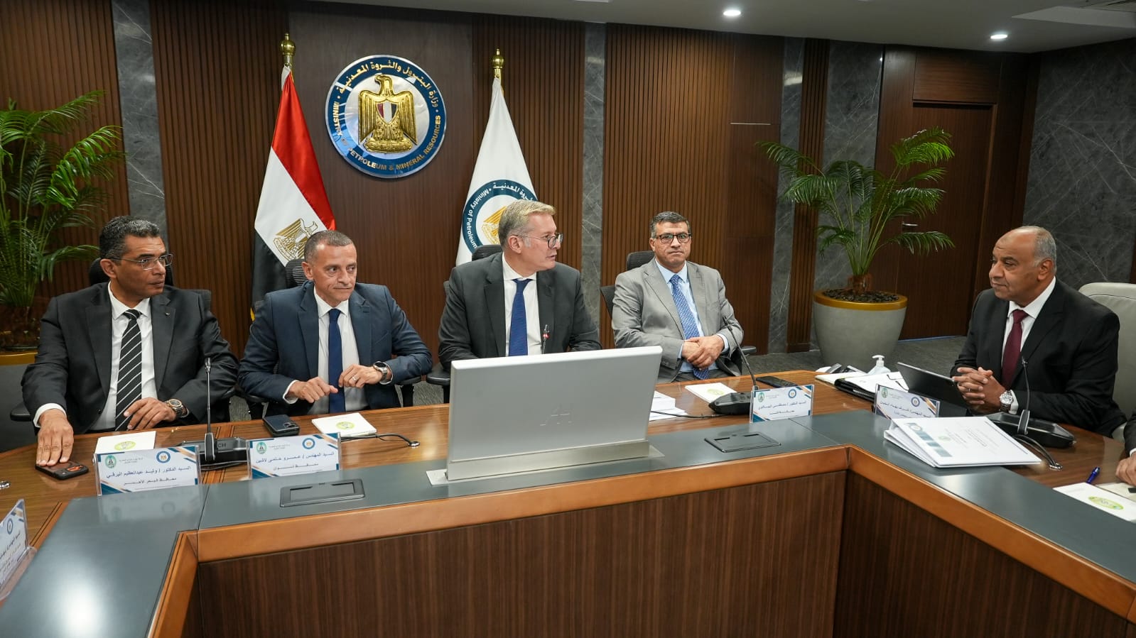 وزير البترول يعتمد الموازنة الاستثمارية الجديدة لـ«جنوب الوادي القابضة للبترول»