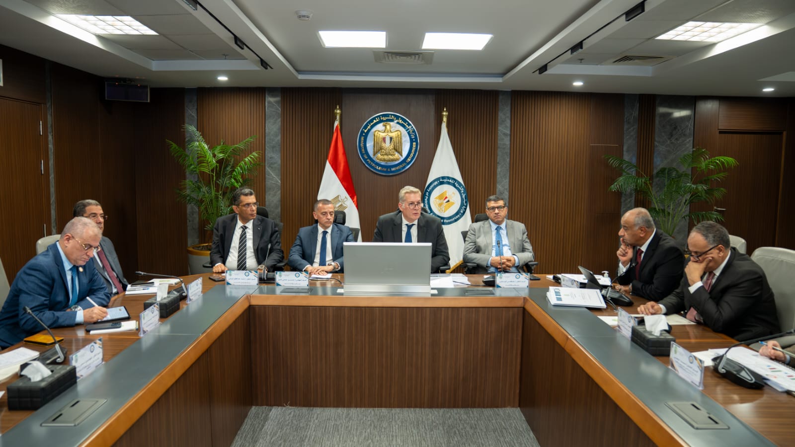 وزير البترول يعتمد الموازنة الاستثمارية الجديدة لـ«جنوب الوادي القابضة للبترول»