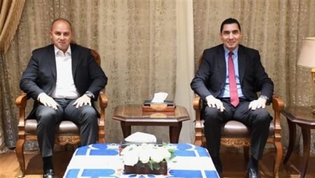 وزير الشباب يلتقي رئيس شركة بيرزنتيشن لايف لتعزيز التعاون المشترك وزير الشباب يلتقي رئيس شركة بيرزنتيشن لايف لتعزيز التعاون المشترك
