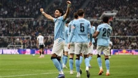 هدفان مرموش يحسمان تأهل مانشستر سيتي أمام نيوكاسل