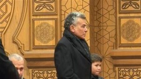 أبرزهم شوبير والجارحي.. نجوم الأهلي يؤدون واجب العزاء في شقيق خالد مرتجى.. شاهد
