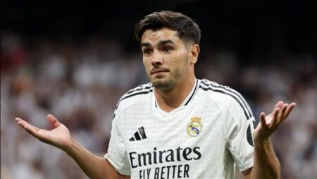 إبراهيم دياز يصل للمباراة 150 مع ريال مدريد ويؤكد: فخور بتمثيل الفريق الملكي إبراهيم دياز يصل للمباراة 150 مع ريال مدريد ويؤكد: فخور بتمثيل الفريق الملكي