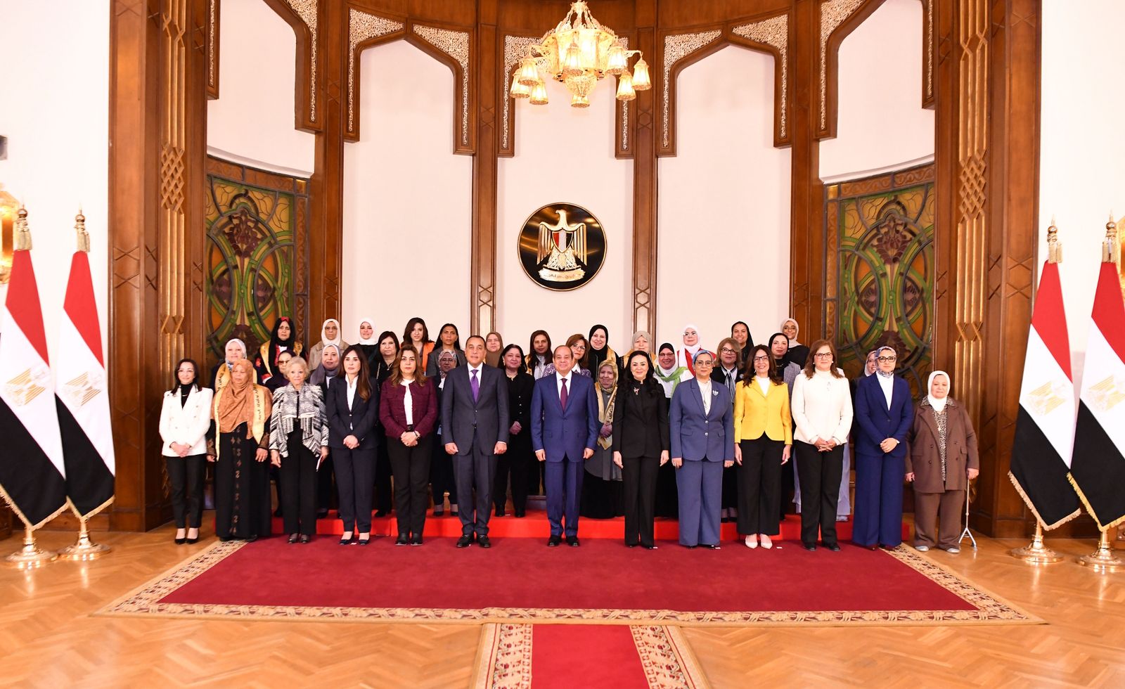 السيسي يؤكد دعم وتمكين المرأة المصرية ومشاركتها سياسيا واقتصاديا واجتماعيا.. شاهد 1 السيسي يؤكد دعم وتمكين المرأة المصرية ومشاركتها سياسيا واقتصاديا واجتماعيا.. شاهد