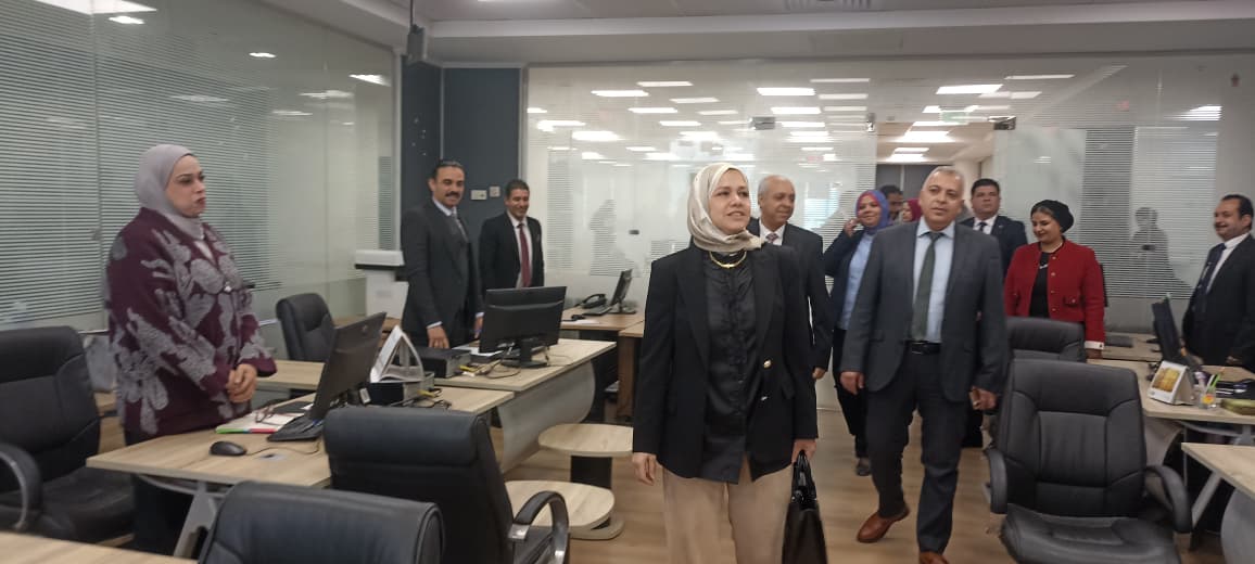 رئيسة مصلحة الضرائب تتابع تقديم إقرارات الأفراد قبل انتهاء المهلة 6 رئيسة مصلحة الضرائب تتابع تقديم إقرارات الأفراد قبل انتهاء المهلة