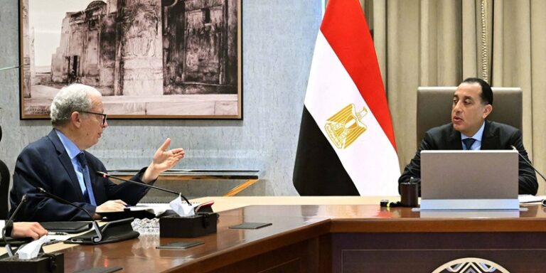 رئيس الوزراء يستعرض موقف القيد المؤقت لشركات بالبورصة تمهيدًا للطرح