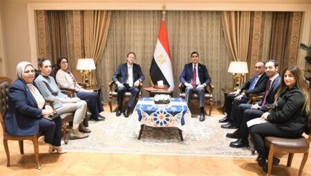 وزير الشباب والرياضة يستقبل السفير الإسباني لدى مصر وزير الشباب والرياضة يستقبل السفير الإسباني لدى مصر