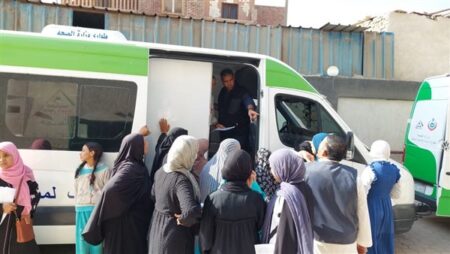 «الصحة» تعلن إطلاق قوافل طبية ضمن «حياة كريمة» في 5 محافظات «الصحة» تعلن إطلاق قوافل طبية ضمن «حياة كريمة» في 5 محافظات
